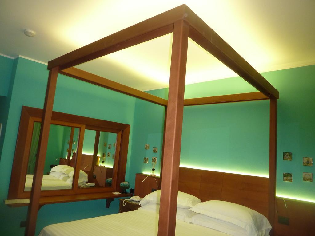 Hotel Palladio Giardini-Naxos Zimmer foto